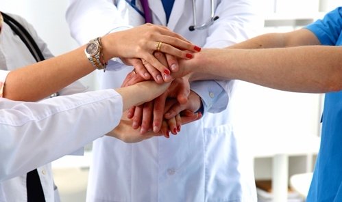 4 ways to promote a positive doctor/nurse relationship during your next shift